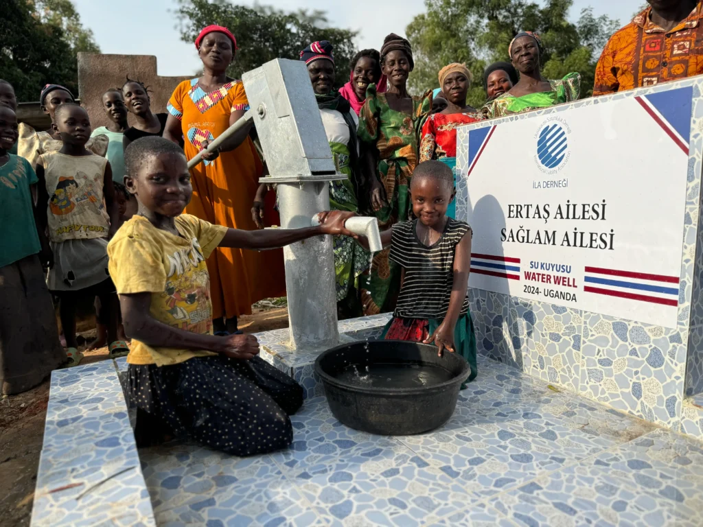 Ertaş ve Sağlam Ailesi Su Kuyusu açılışı Uganda İLA Derneği